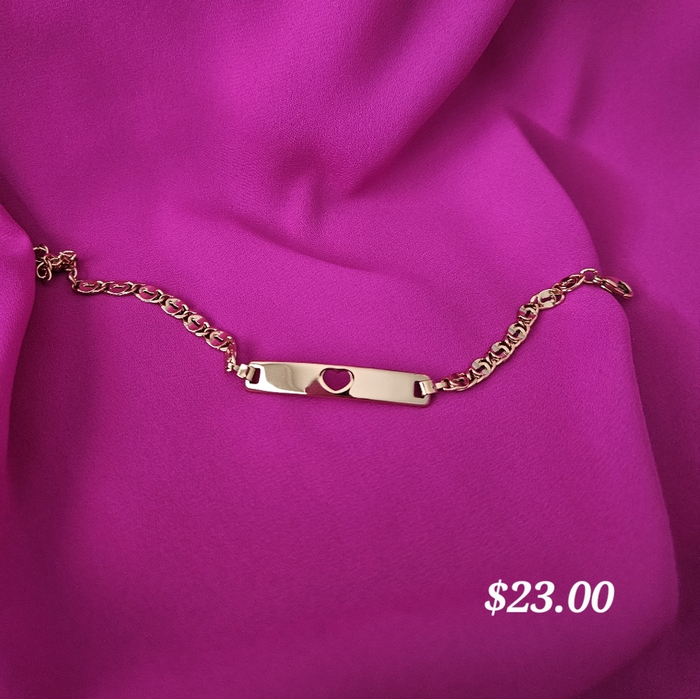 Elegant Gold Chain Bracelet